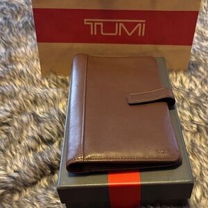 TUMI Rich Brown Leather Card Holder